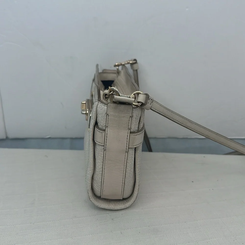 COACH Swagger Pebbled Leather Crossbody Bag Purse White Ivory Chalk 53032